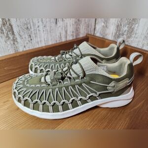 Keen Women's Uneek Sneakers Olive Outdoor Trail Water Shoes Hike Size 6.5 L@@K